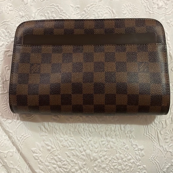 Handbags - Louis Vuitton clutches